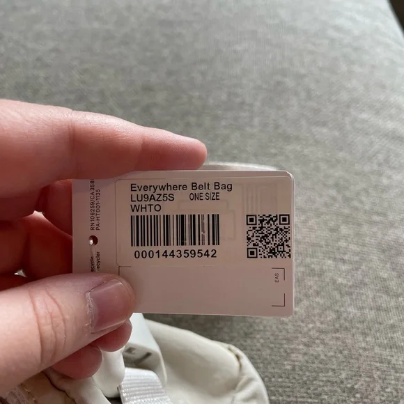 Lululemon Everywhere Belt Bag- White Opal - Picture 5 of 6